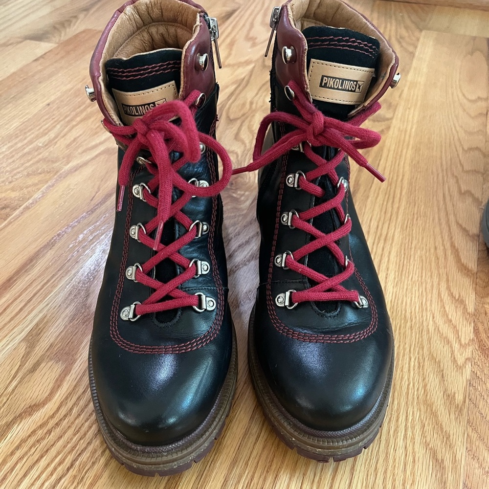 PIKOLINOS Black and Burgundy Ankle Boots